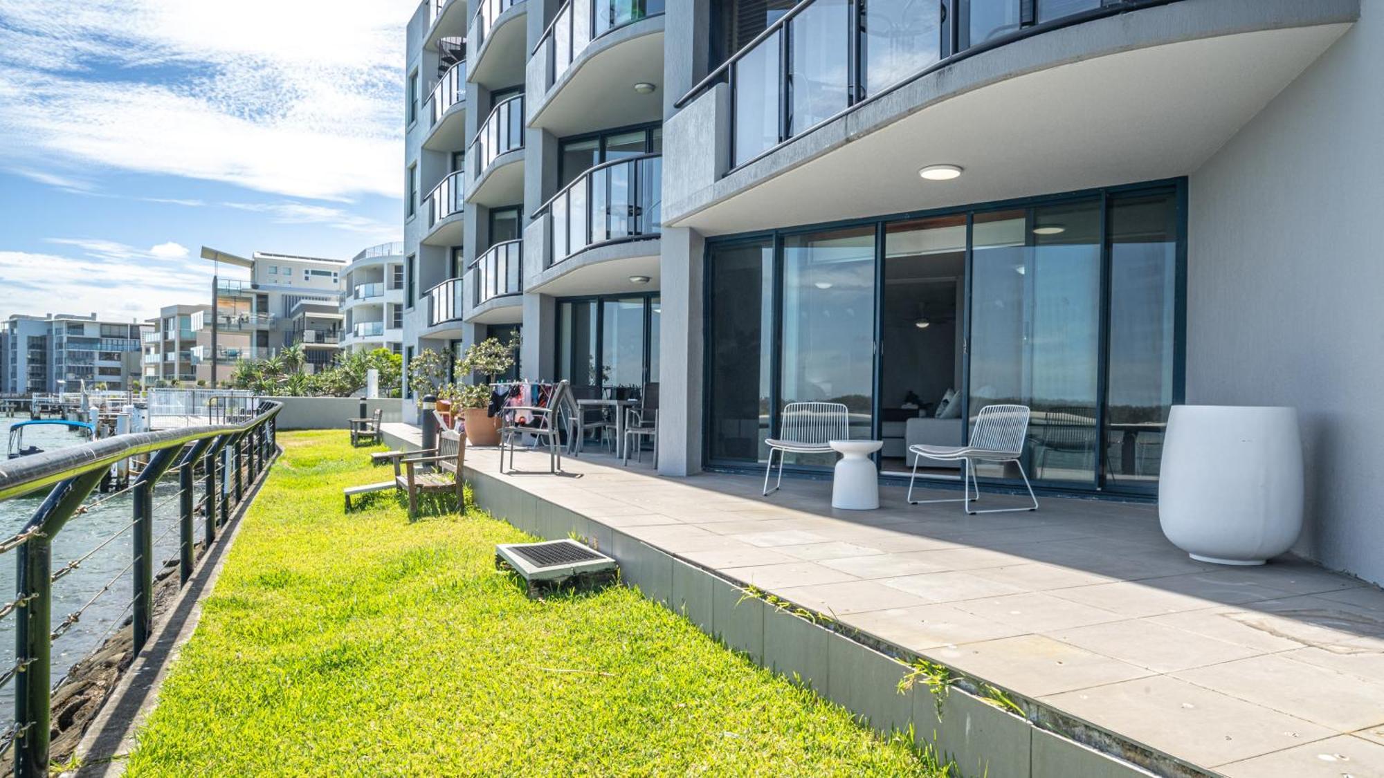 La Promenade Aparthotel Caloundra Kültér fotó